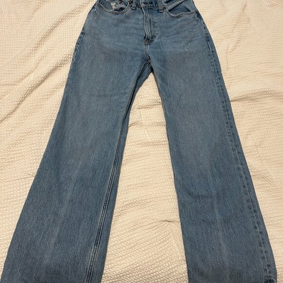 Abercrombie Women's The 90's Relaxed High Rise Jean Size 25/0 Short - Picture 3 of 3